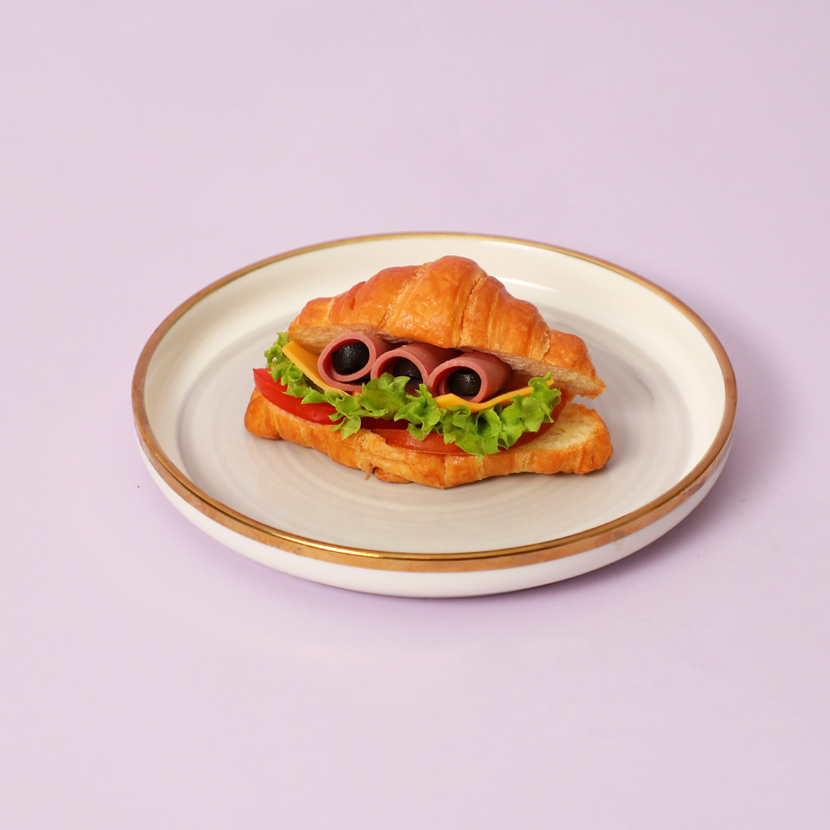 Croissant Cheddar And Roast Beef