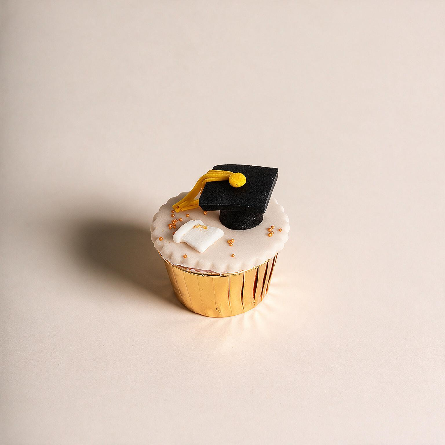 Graduation Cupcake 3