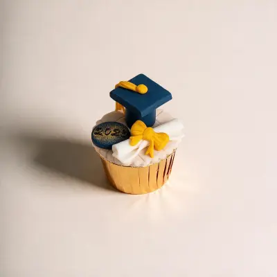Graduation Cupcake 1