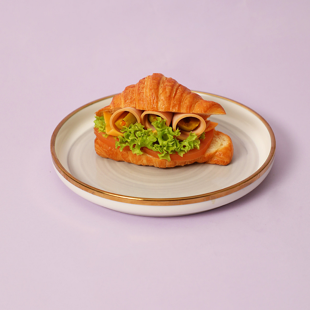 Croissant CheaddarAnd  Olive