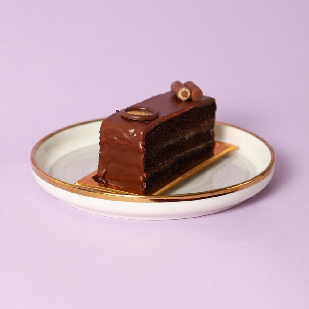 Milk Chocolate an Caramel Cake Pieces