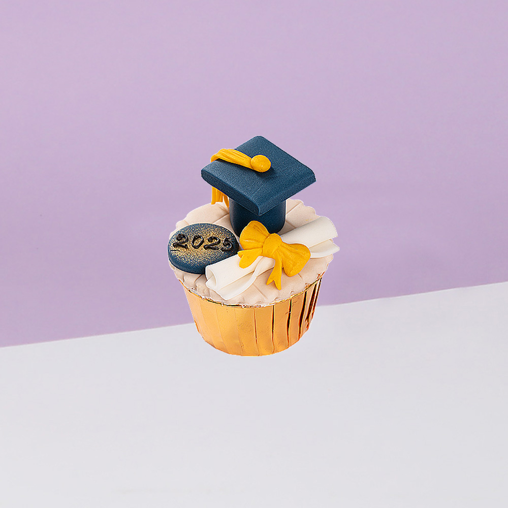 Graduation Cupcake 1