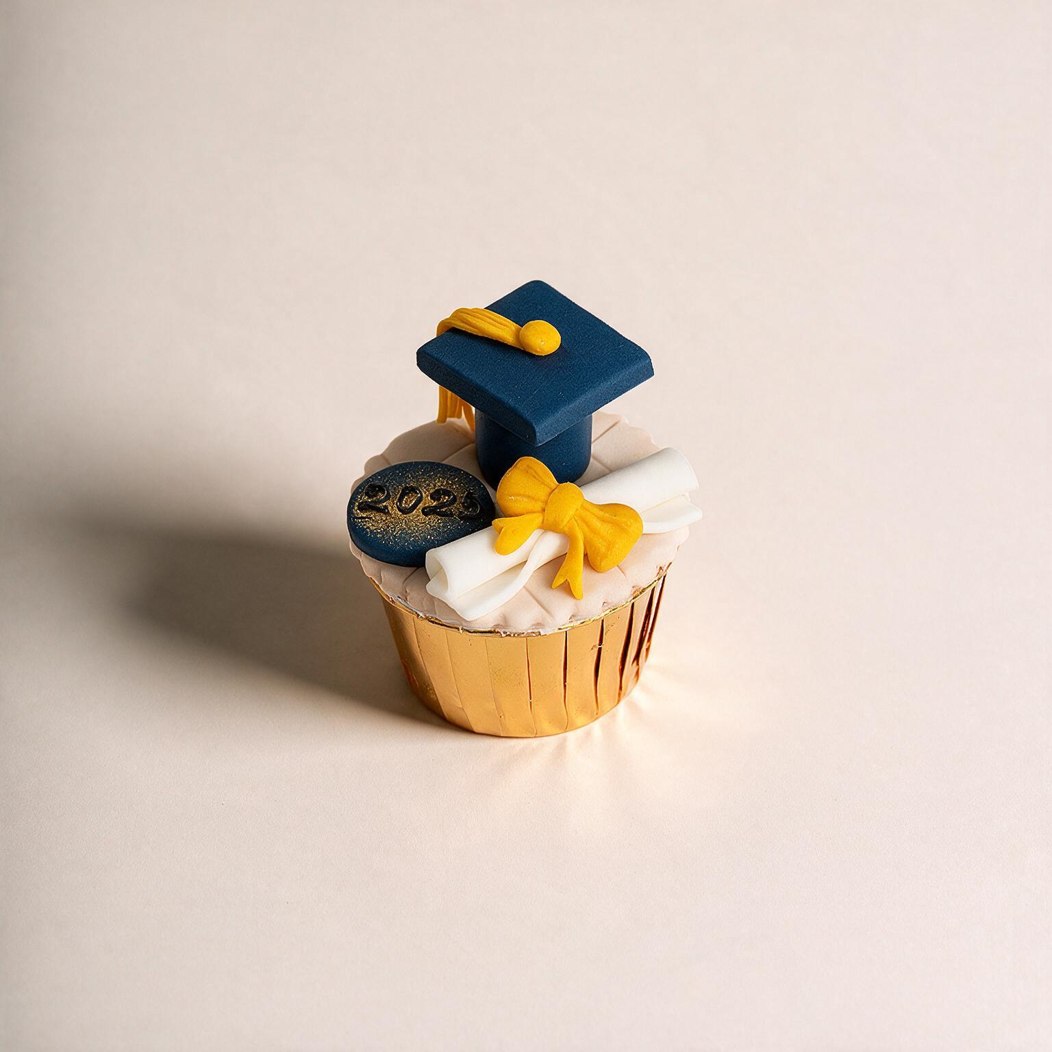 Graduation Cupcake 1