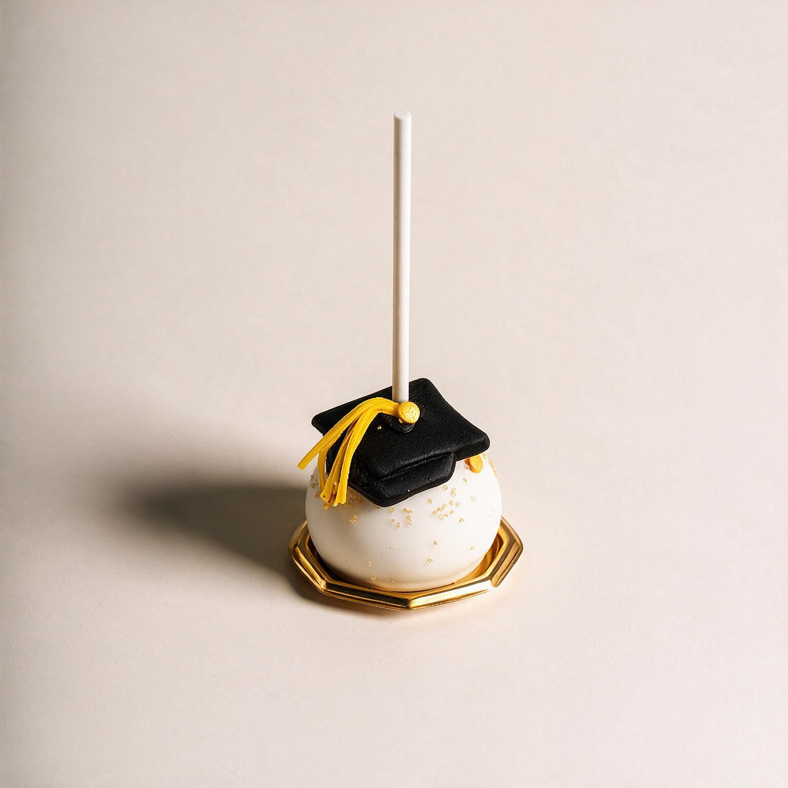  Graduation Cake Pops 1