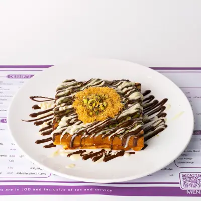 Pistachio &amp; Kunafa Waffle